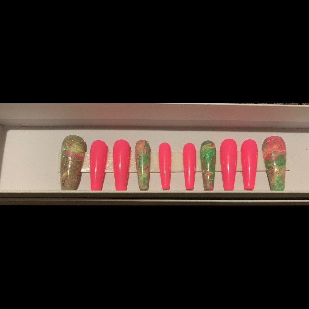 Press on Nails - Picture 3 of 4